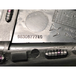 Listwa Ozdobna Prawa Błotnika OE 9830977780